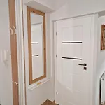 Green Terrace Centrum Apartment - Cozy Terrace, Free Parking, Netflix - Rail Station 850M *