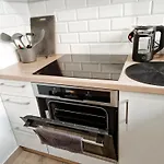 Green Terrace Centrum Apartment - Cozy Terrace, Free Parking, Netflix - Rail Station 850M * Βρότσλαβ