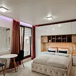 Διαμέρισμα Green Terrace Centrum Apartment - Cozy Terrace, Free Parking, Netflix - Rail Station 850M Βρότσλαβ