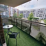 Διαμέρισμα Green Terrace Centrum Apartment - Cozy Terrace, Free Parking, Netflix - Rail Station 850M Βρότσλαβ