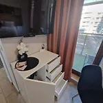 Green Terrace Centrum Apartment - Cozy Terrace, Free Parking, Netflix - Rail Station 850M *