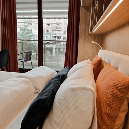 Green Terrace Centrum Apartment - Cozy Terrace, Free Parking, Netflix - Rail Station 850M Διαμέρισμα