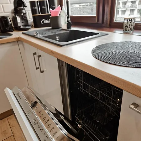 Apartment Terrace Centrum - Cozy Terrace, Free Parking, Netflix - Rail Station 850m