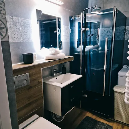 Terrace Centrum - Cozy Terrace, Free Parking, Netflix - Rail Station 850m ヴロツワフ